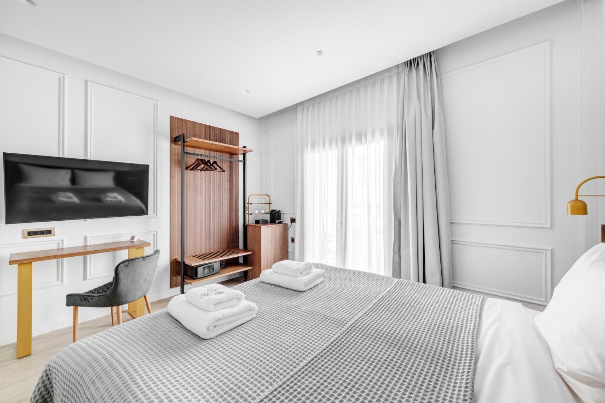 Eclectic Syros Bed & Breakfast Ermoupoli Bagian luar foto