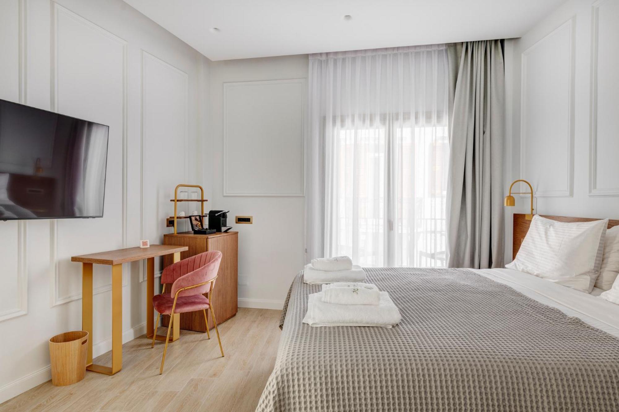 Eclectic Syros Bed & Breakfast Ermoupoli Bagian luar foto
