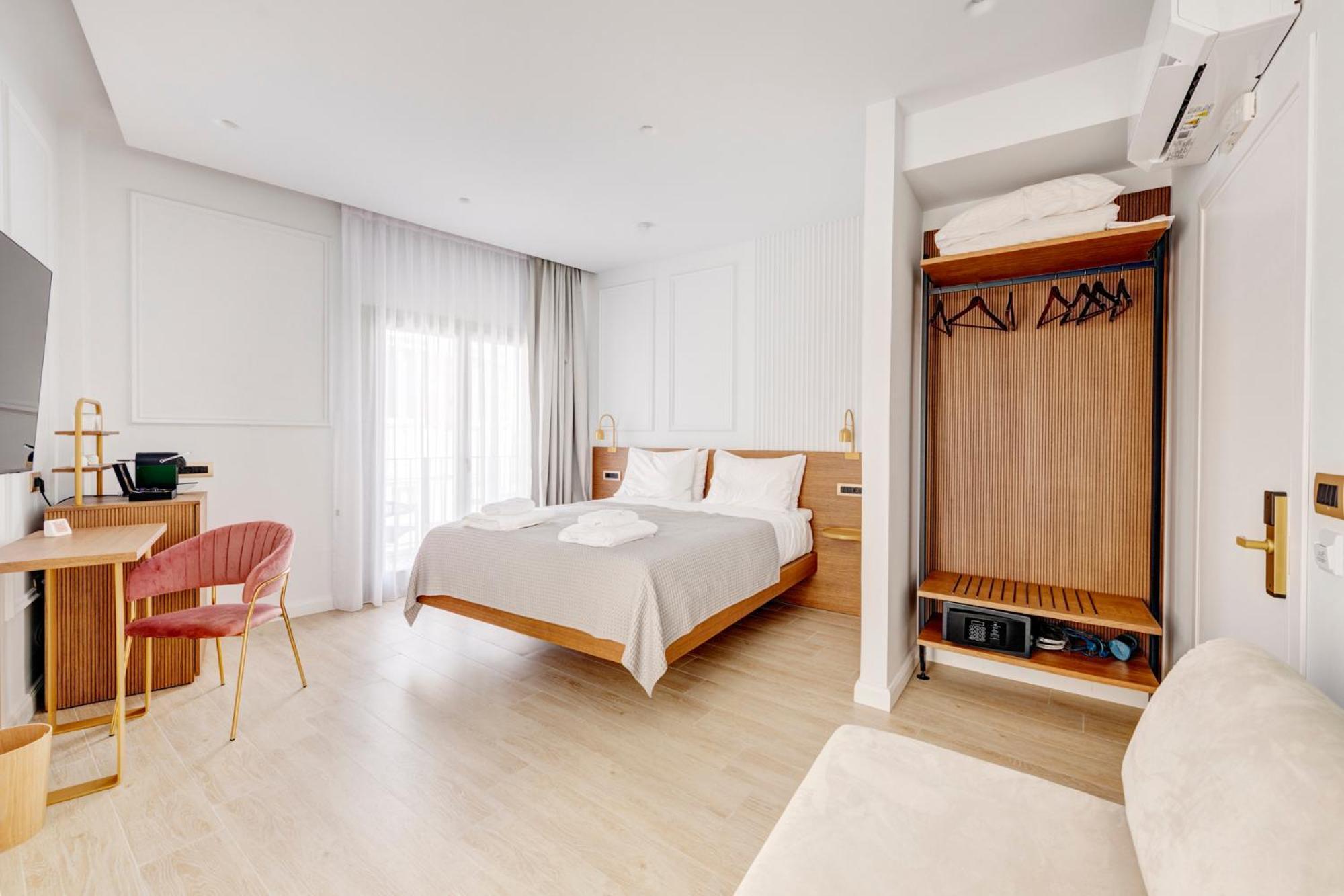 Eclectic Syros Bed & Breakfast Ermoupoli Bagian luar foto