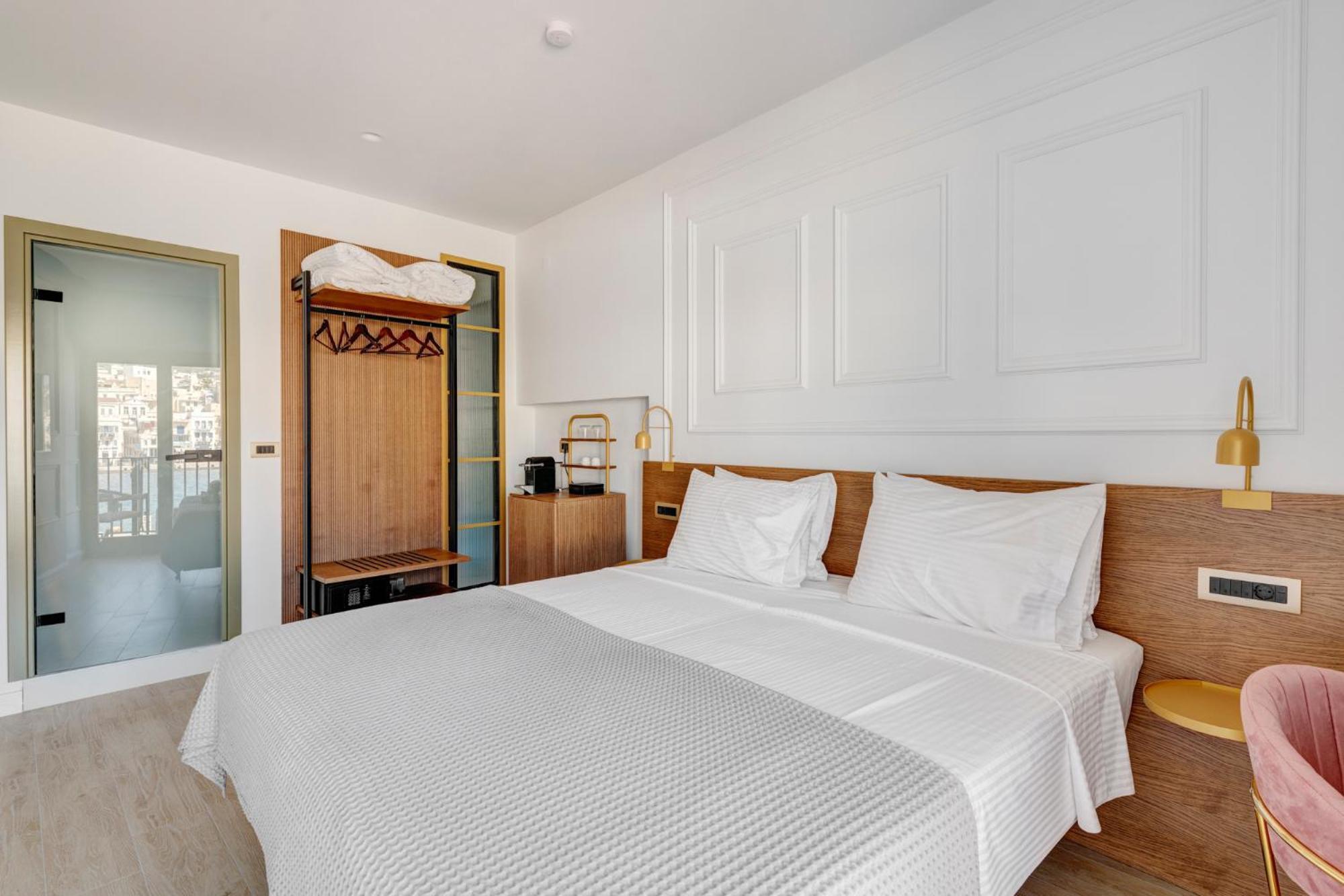 Eclectic Syros Bed & Breakfast Ermoupoli Bagian luar foto